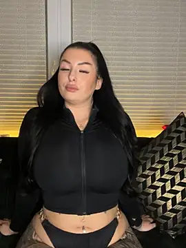 Mia-Bremer online show from February 10, 2026, 10:09 pm