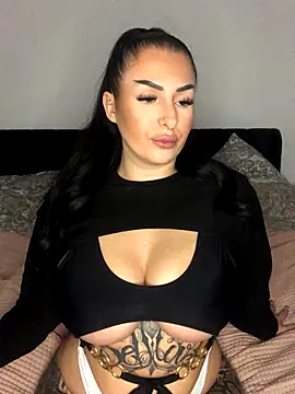 Mia-Bremer online show from December 19, 2025, 11:34 am