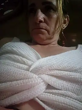 Snapshot of SeductionSilera chatting on February 28, 2025, 10:06 pm SeductionSilera online show from February 28, 2025, 10:06 pm