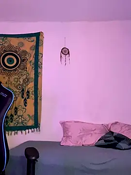 Snapshot of fenixgre chatting on September 24, 2025, 9:43 pm fenixgre online show from September 24, 2025, 9:43 pm