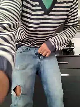 patriciajoy20 online show from October 12, 2025, 8:37 am