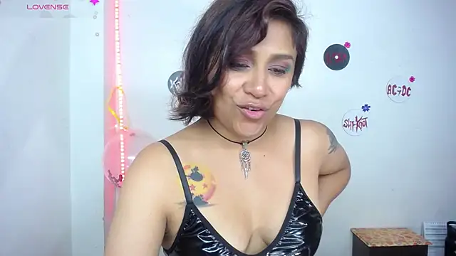 Snapshot of pinky_violeta chatting on July 19, 2026, 11:45 pm pinky violeta online show from July 19, 2026, 11:45 pm