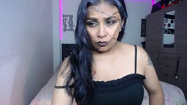 pinky violeta online show from October 7, 2025, 11:28 pm