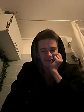 Toyjungee online show from October 27, 2025, 7:15 pm