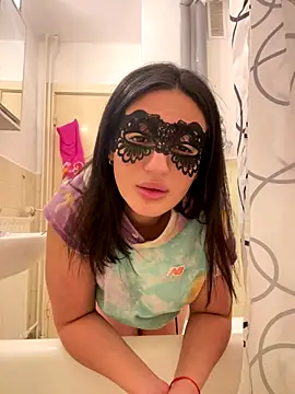 Sarahkhaalifa online show from December 1, 2025, 8:53 pm