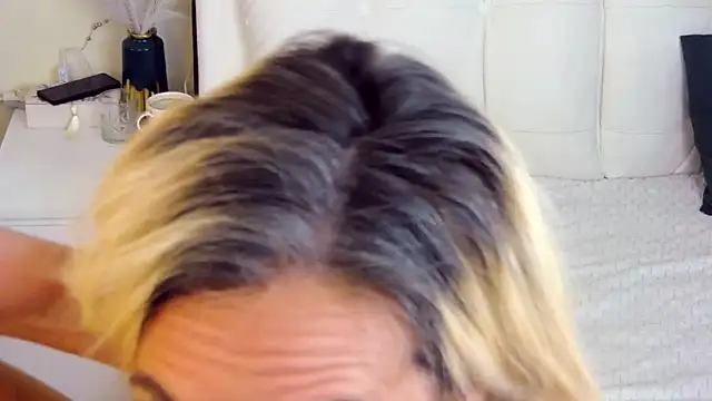 SashaAllford online show from November 12, 2025, 5:39 pm