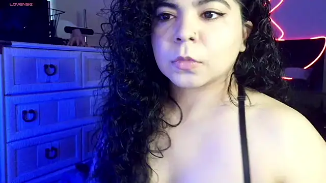 kimmiakiss22 online show from February 28, 2026, 10:42 pm