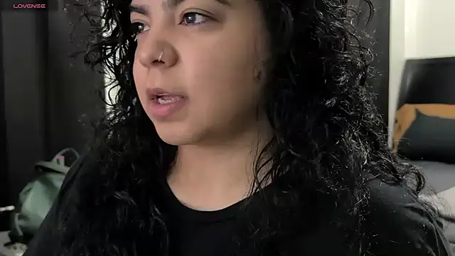 kimmiakiss22 online show from October 21, 2025, 6:29 pm