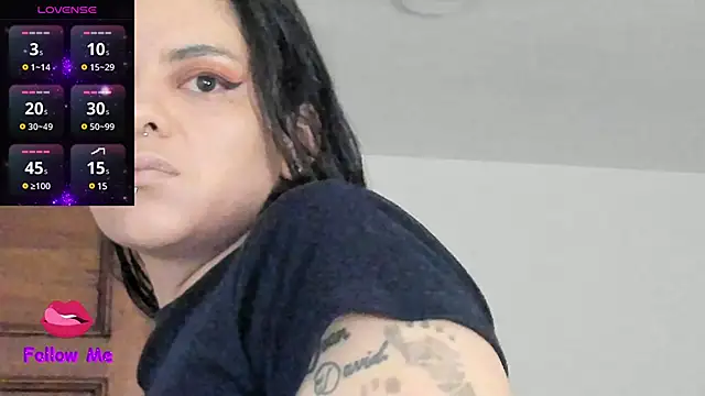 natasha logan  online show from March 15, 2025, 4:02 am