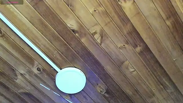 natasha logan  online show from September 26, 2025, 4:08 am