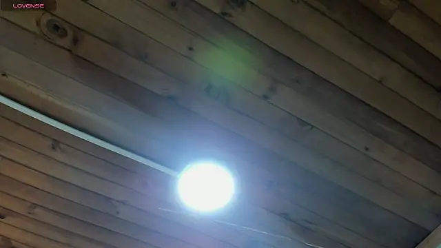 natasha logan  online show from September 20, 2025, 4:06 am