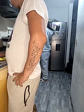 catire2323 online show from February 20, 2026, 1:46 am