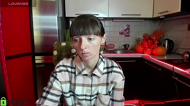 TayanaJons online show from October 3, 2025, 6:59 am