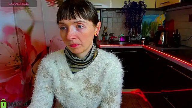 Snapshot of TayanaJons chatting on February 5, 2026, 8:21 am TayanaJons online show from February 5, 2026, 8:21 am