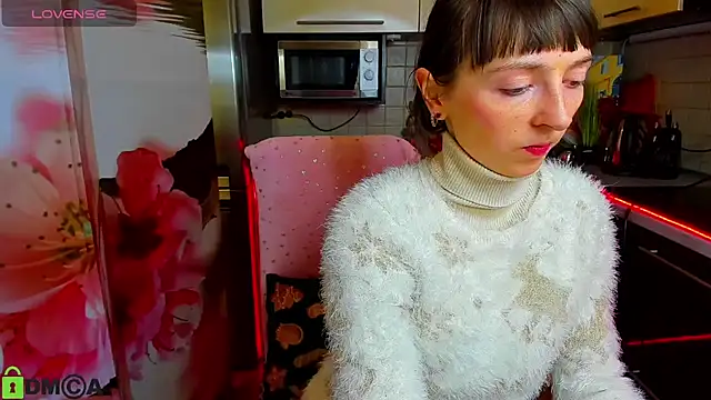 Snapshot of TayanaJons chatting on February 6, 2026, 8:10 am TayanaJons online show from February 6, 2026, 8:10 am