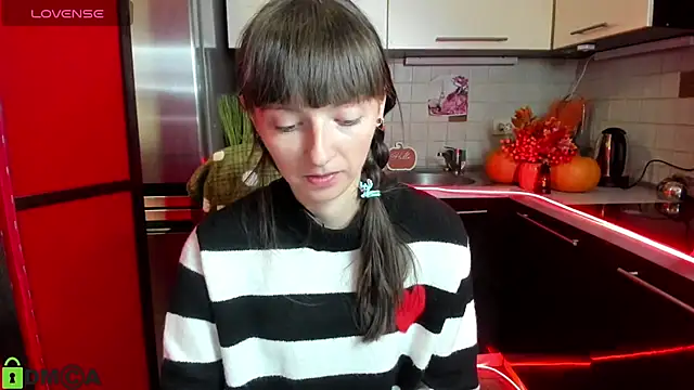 TayanaJons online show from October 10, 2025, 7:09 am