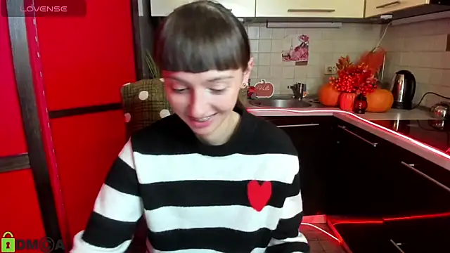 TayanaJons online show from October 15, 2025, 7:05 am