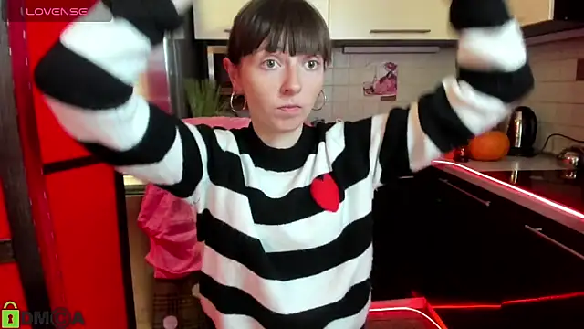 TayanaJons online show from October 11, 2025, 6:58 am