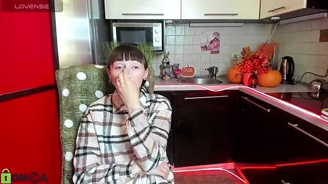 TayanaJons online show from October 24, 2025, 6:56 am