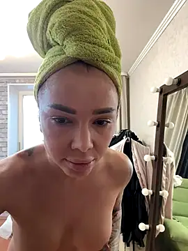 Snapshot of StripBianka chatting on November 5, 2025, 9:12 am StripBianka online show from November 5, 2025, 9:12 am