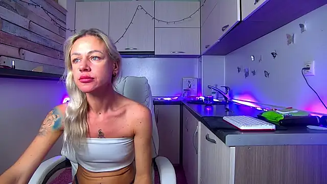 Snapshot of Skinny_Nally chatting on February 24, 2026, 1:17 am Skinny Nally online show from February 24, 2026, 1:17 am