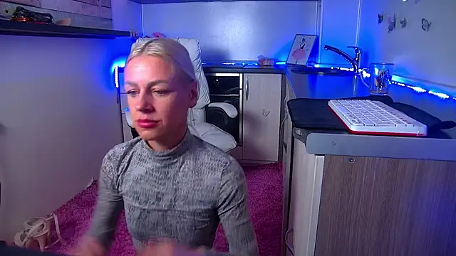 Skinny Nally online show from April 21, 2026, 1:42 am