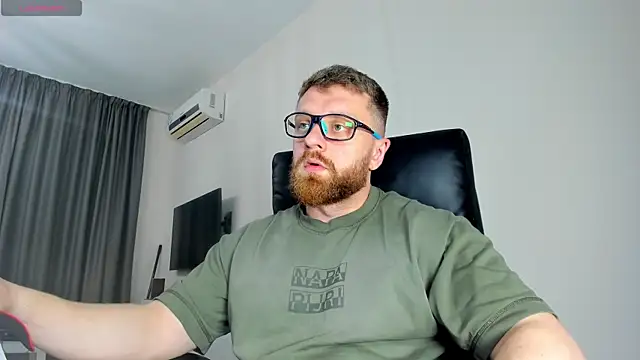 Snapshot of Findom_guy chatting on March 20, 2026, 11:22 am Findom guy online show from March 20, 2026, 11:22 am