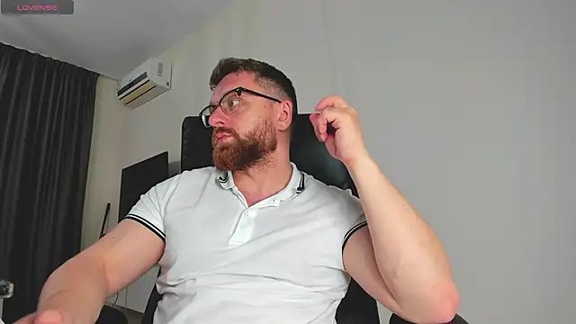 Snapshot of Findom_guy chatting on March 13, 2026, 8:47 pm Findom guy online show from March 13, 2026, 8:47 pm