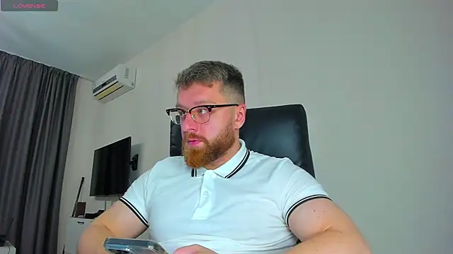 Snapshot of Findom_guy chatting on March 22, 2026, 12:07 pm Findom guy online show from March 22, 2026, 12:07 pm