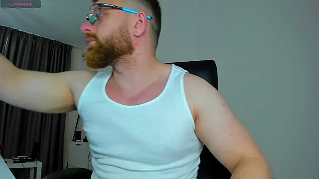 Snapshot of Findom_guy chatting on March 27, 2026, 10:49 am Findom guy online show from March 27, 2026, 10:49 am