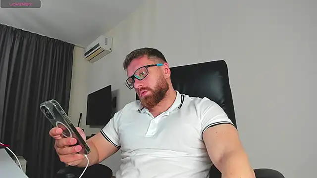 Snapshot of Findom_guy chatting on March 14, 2026, 10:10 am Findom guy online show from March 14, 2026, 10:10 am