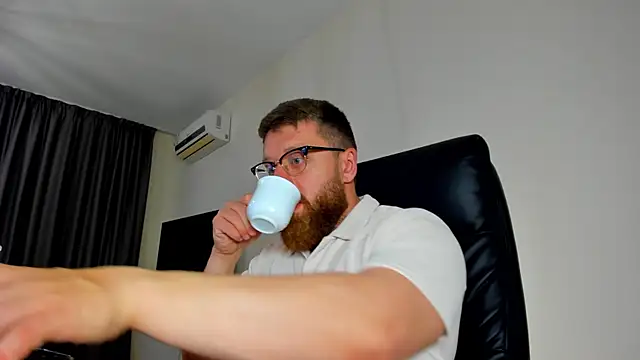 Findom guy online show from May 11, 2026, 5:43 pm