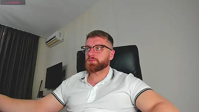 Snapshot of Findom_guy chatting on March 18, 2026, 11:13 am Findom guy online show from March 18, 2026, 11:13 am