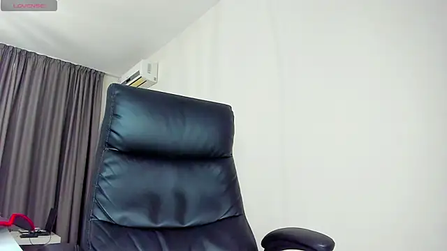 Snapshot of Findom_guy chatting on March 28, 2026, 1:56 pm Findom guy online show from March 28, 2026, 1:56 pm