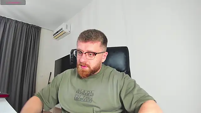 Snapshot of Findom_guy chatting on March 7, 2026, 11:16 am Findom guy online show from March 7, 2026, 11:16 am