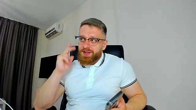 Snapshot of Findom_guy chatting on April 12, 2026, 3:04 pm Findom guy online show from April 12, 2026, 3:04 pm