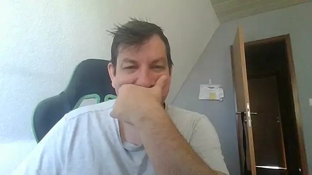 Golffahrer1982 online show from August 4, 2026, 7:35 am
