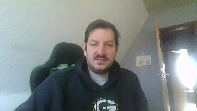 Golffahrer1982 online show from November 12, 2025, 9:24 am