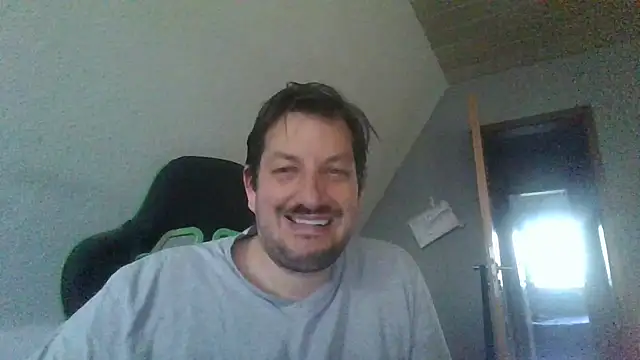 Golffahrer1982 online show from June 18, 2026, 7:19 pm