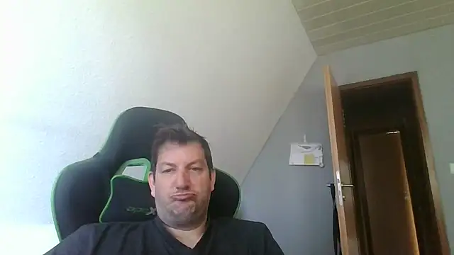 Golffahrer1982 online show from July 31, 2026, 9:52 am