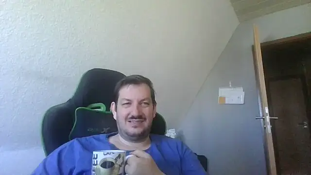 Snapshot of Golffahrer1982 chatting on September 23, 2025, 8:54 am Golffahrer1982 online show from September 23, 2025, 8:54 am