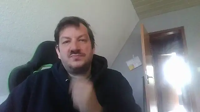 Golffahrer1982 online show from June 13, 2026, 8:12 am