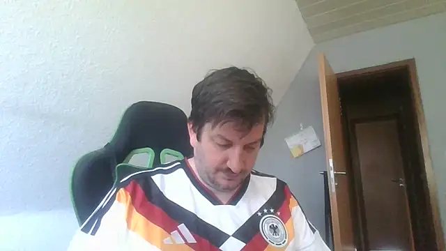 Golffahrer1982 online show from June 14, 2026, 8:48 am