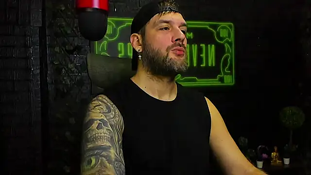 LexXHardy online show from November 11, 2025, 6:03 pm