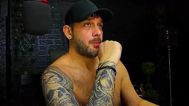 LexXHardy online show from December 1, 2025, 7:26 pm