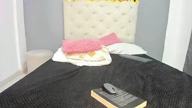 violetasimonz online show from January 28, 2025, 7:00 pm