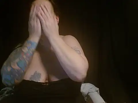 Snapshot of SimoneMoore chatting on January 6, 2026, 5:33 am SimoneMoore online show from January 6, 2026, 5:33 am