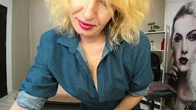 Cassandra Hotty online show from March 20, 2026, 4:24 am