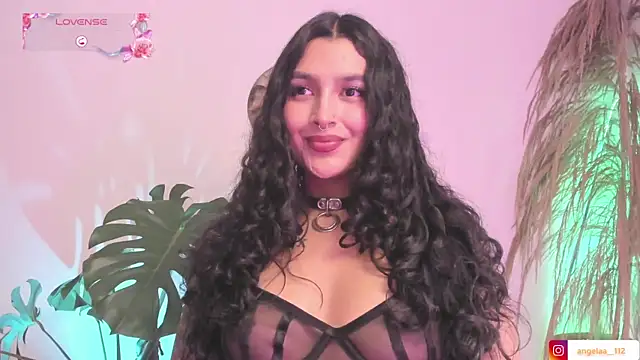 Snapshot of Anngel_1 chatting on November 14, 2025, 6:11 pm Anngel 1 online show from November 14, 2025, 6:11 pm