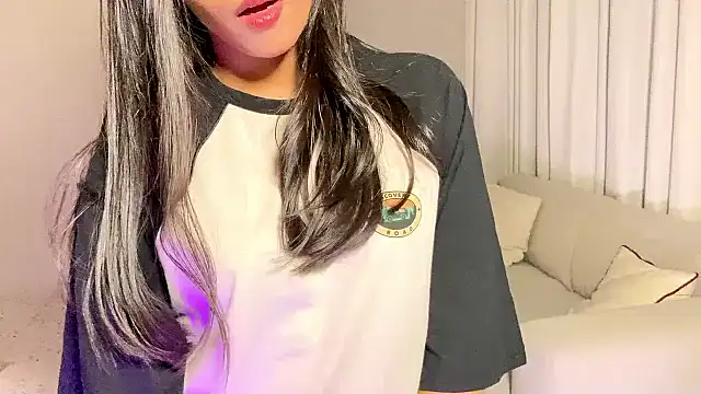 Nisha2708 online show from February 2, 2025, 5:58 pm